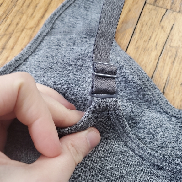 CLOSET CLOSING 7/31 PUMA Women’s Seamless Convertible Sports Bra - Picture 4 of 7